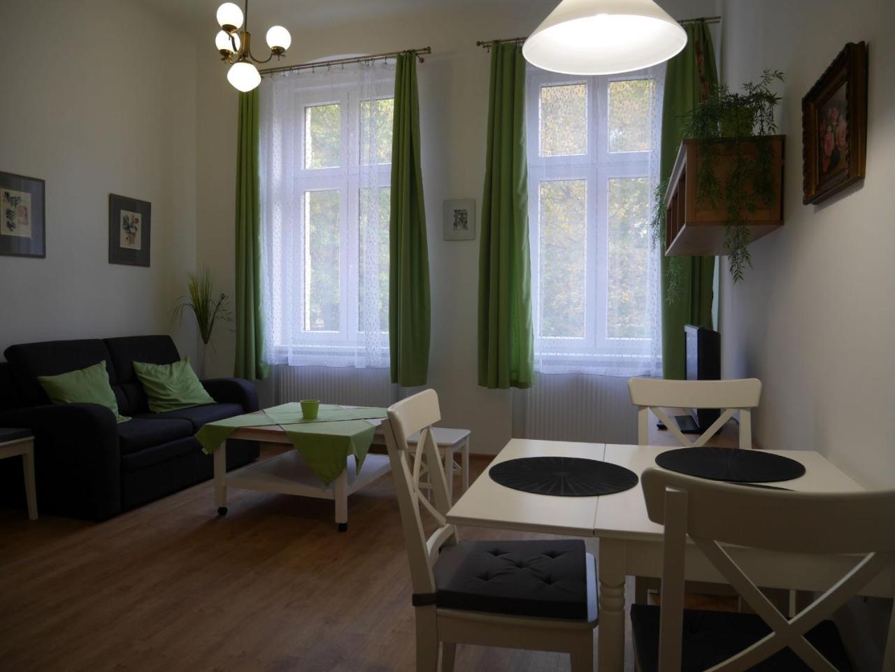 Moskevska 40 Apartment การ์โลวีวารี ภายนอก รูปภาพ