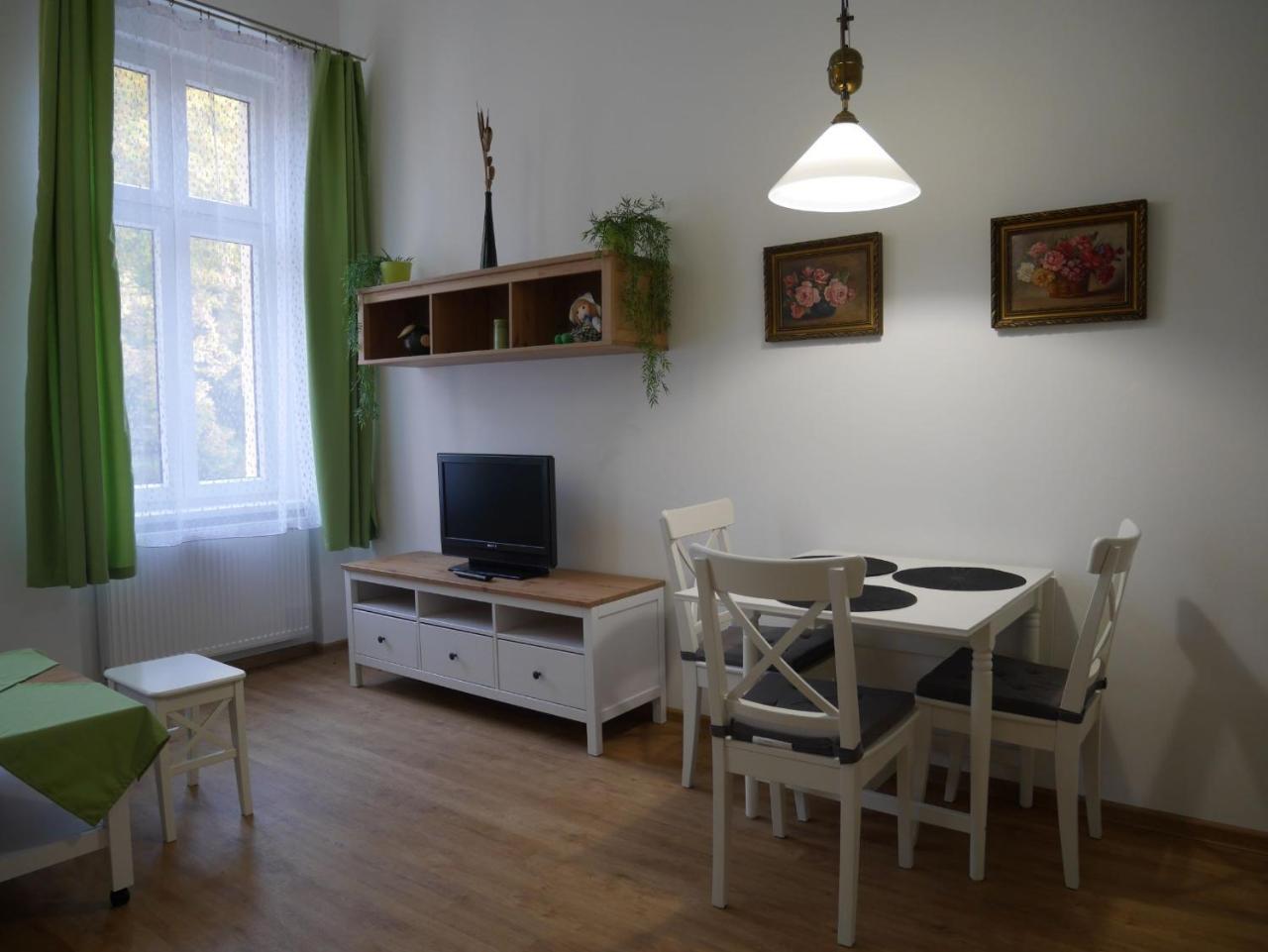 Moskevska 40 Apartment การ์โลวีวารี ภายนอก รูปภาพ
